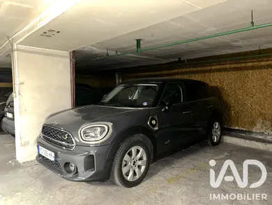 Parking à Paris (75003)