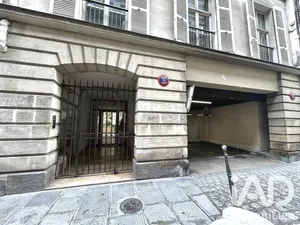 Parking à Paris (75003)