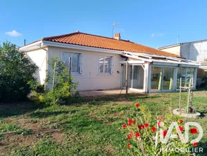 Detached house in La Crèche (79260)