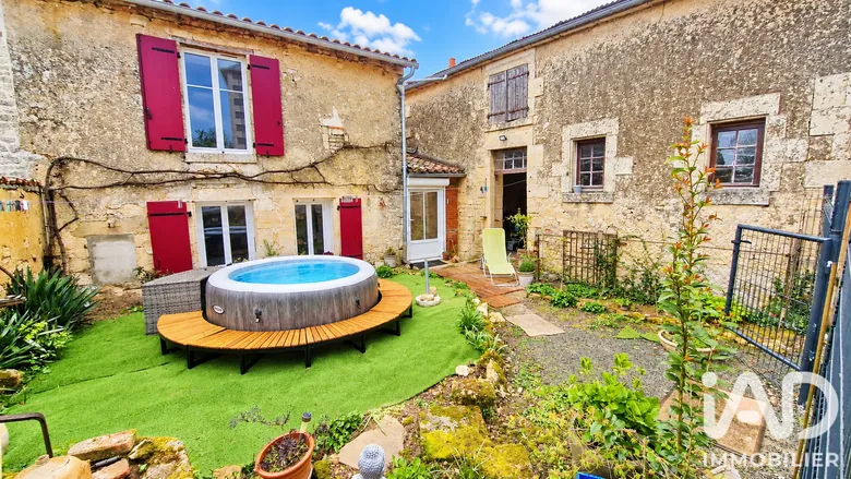 Maison 7 pièces 186 m² · à Saint-Pompain · 186 m² · 143 000 €