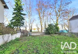 Terrain à Rosny-sous-Bois (93110)