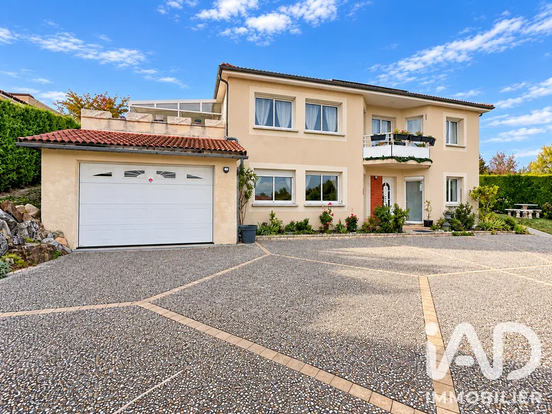 Maison 5 pièces 179 m² · à Veyre-Monton · 178,9 m² · 440 000 €