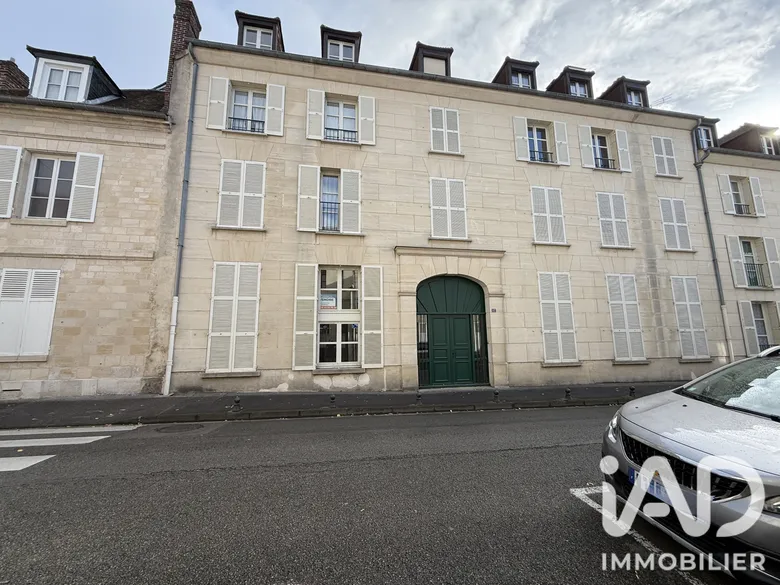 Local commercial 132 m² · à Compiègne · 131,9 m² · 297 000 €