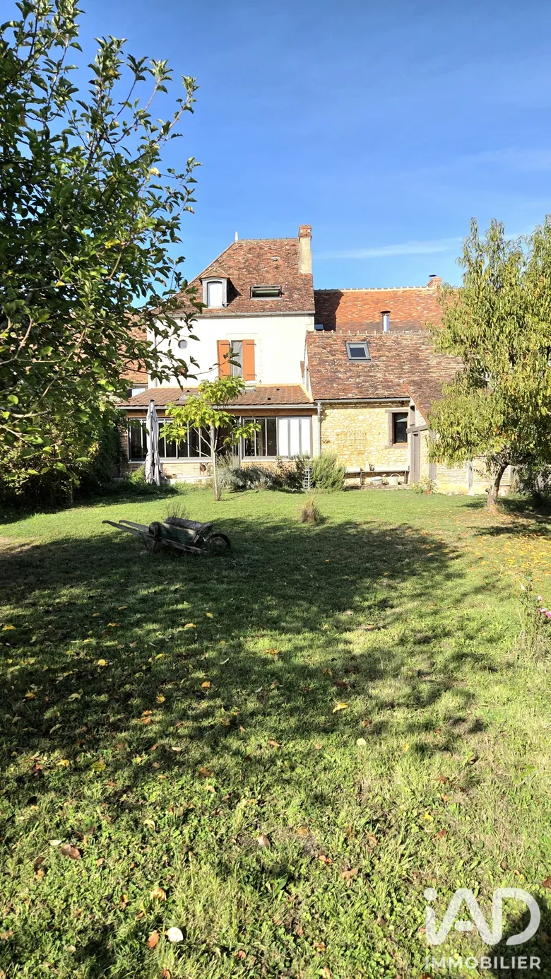 Maison 8 pièces 188 m² · à Bélâbre · 188 m² · 173 000 €