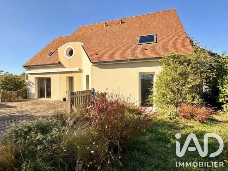 Maison 6 pièces 155 m² · à Mont-près-Chambord · 155 m² · 335 000 €