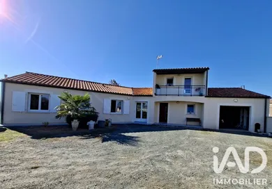 Maison à Doix (85200)