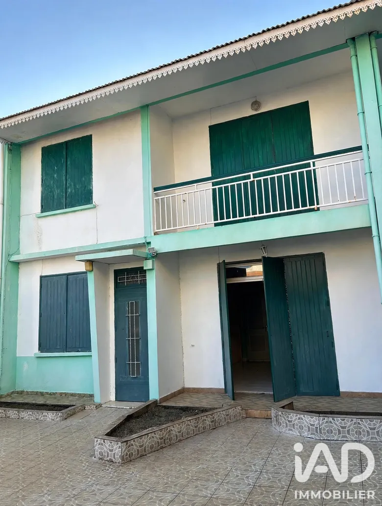 Maison 6 pièces 90 m² · à Saint-Pierre · 90 m² · 334 000 €