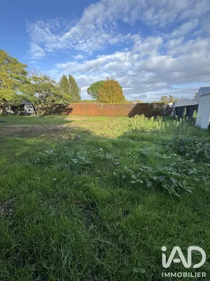 Terrain à bâtir à Rives-du-Loir-en-Anjou (49140)