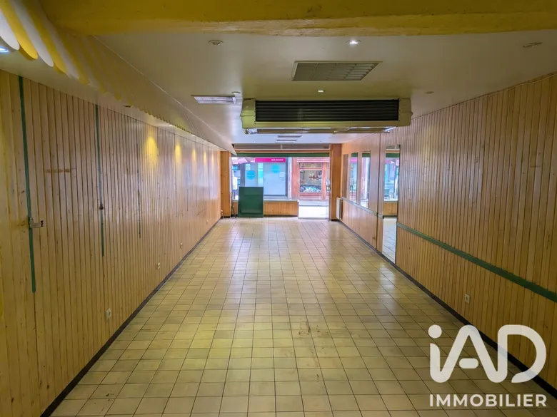 Local commercial 100 m² · à Eu · 100 m² · 108 400 €