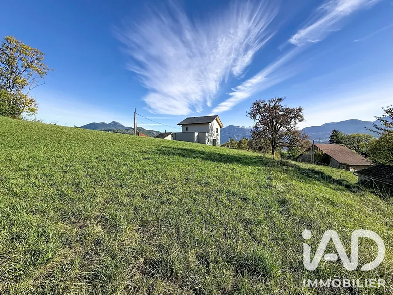 Terrain 643 m² · à Scientrier · 215 000 €