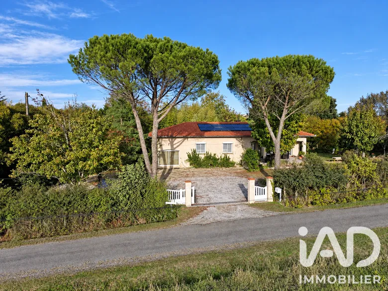 Maison 8 pièces 272 m² · à Bourg-Saint-Bernard · 272 m² · 650 000 €