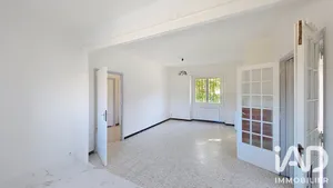 Maison de campagne à Saint-Pons-la-Calm (30330)