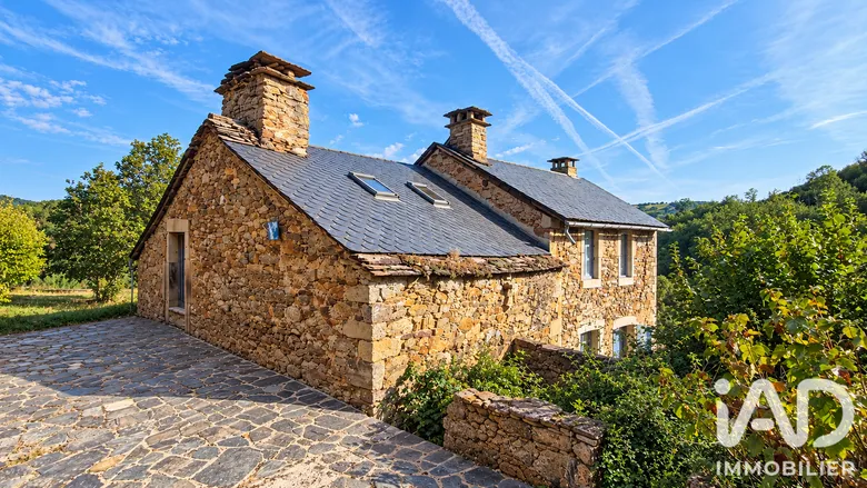 Maison 5 pièces 102 m² · à Coupiac · 102 m² · 19 000 €