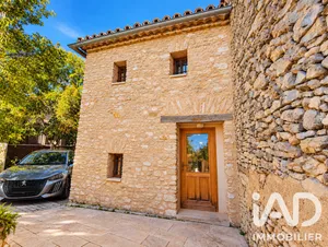 Maison de village à Lioux (84220)