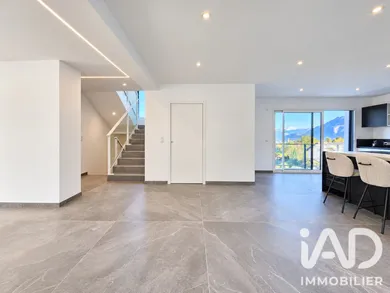 Maison d'architecte à Etaux (74800)