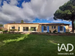Architectural house in Saint-Nazaire-d'Aude (11120)