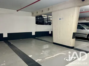 Parking à Paris (75012)