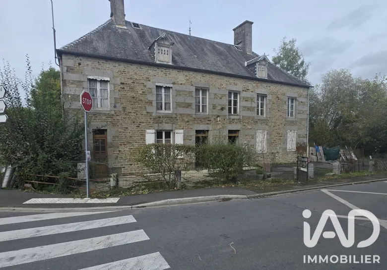 Maison 12 pièces 330 m² · à Souleuvre en Bocage · 330 m² · 117 000 €