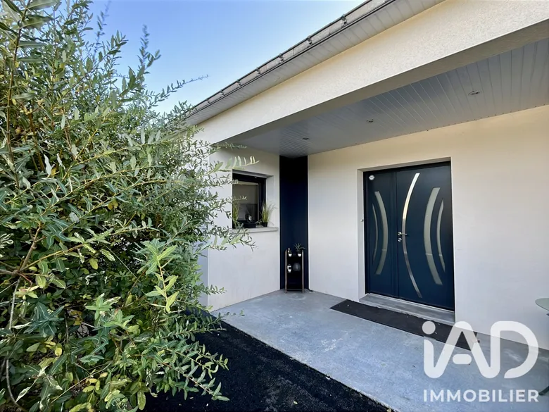 Maison 8 pièces 205 m² · au Sourn · 205,2 m² · 358 800 €