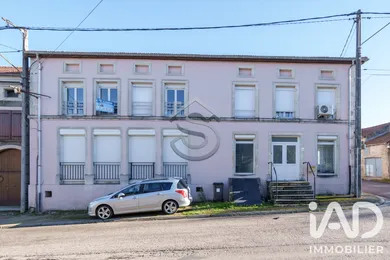Immeuble à Favières (54115)