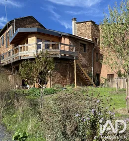 Maison de campagne à Laval-Roquecezière (12380)