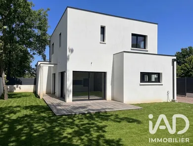 Townhouse in Verrières-en-Anjou (49480)
