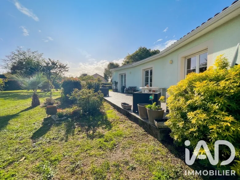 Maison 4 pièces 139 m² · à Saint-Martial-d'Artenset · 139 m² · 251 000 €