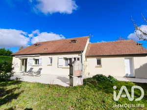 Maison traditionnelle à Saint-Antoine-du-Rocher (37360)