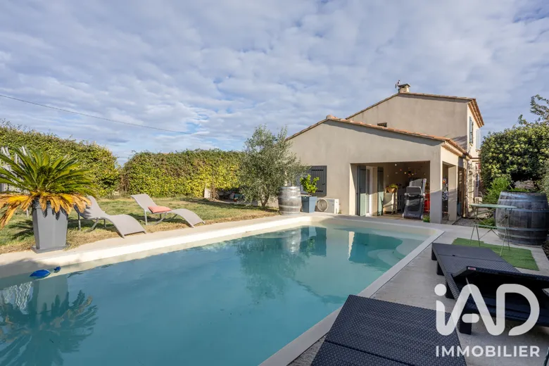 Maison 6 pièces 110 m² · à Rochefort-du-Gard · 110 m² · 359 000 €