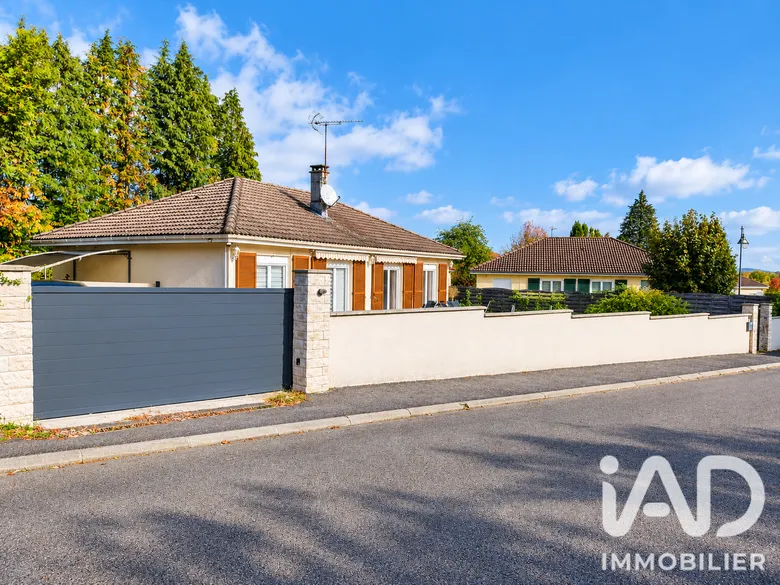 Maison 4 pièces 95 m² · à Chaptelat · 95 m² · 219 000 €