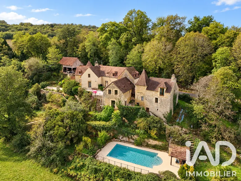 Maison 15 pièces 380 m² · à Bouzic · 380 m² · 799 000 €