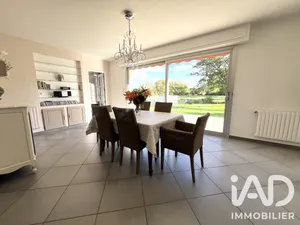Maison d'architecte à Évron (53600)