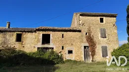 Ferme à Suze-la-Rousse (26790)