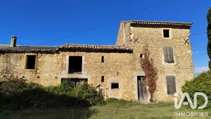 Ferme à Suze-la-Rousse (26790)