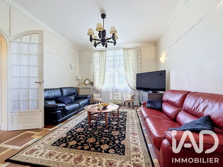 Maison 7 pièces 181 m² · à Mandres-les-Roses · 181 m² · 490 000 €