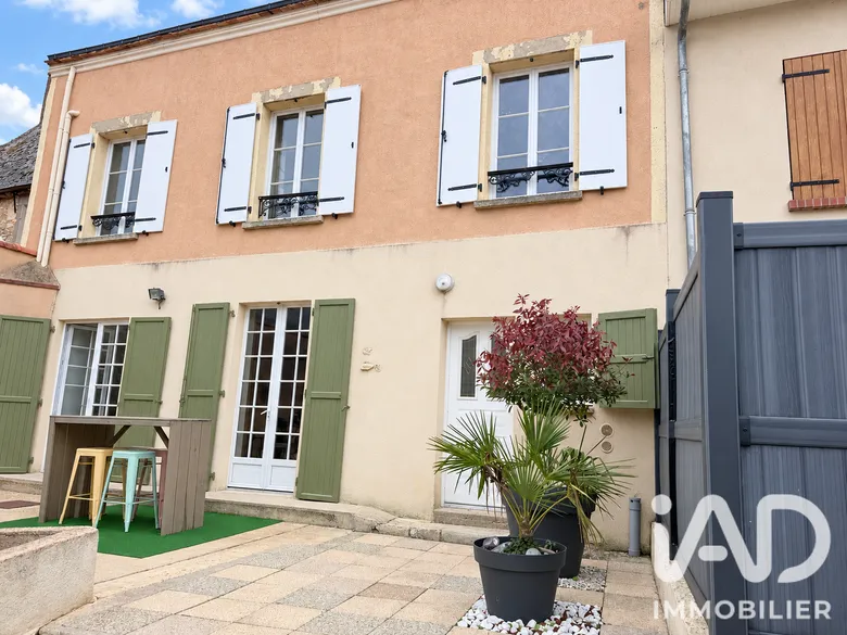 Maison 8 pièces 143 m² · à Boisville-la-Saint-Père · 143 m² · 279 000 €