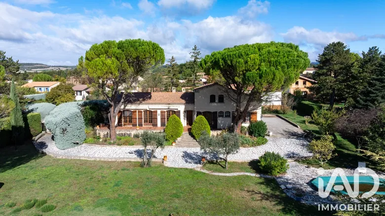 Maison 8 pièces 166 m² · à Aouste-sur-Sye · 166 m² · 550 000 €