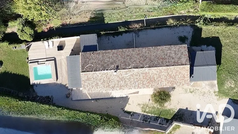 Maison 5 pièces 136 m² · à Taillades · 136 m² · 444 000 €