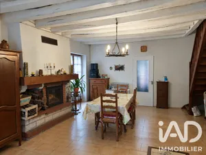 Maison de campagne à Varennes-lès-Narcy (58400)