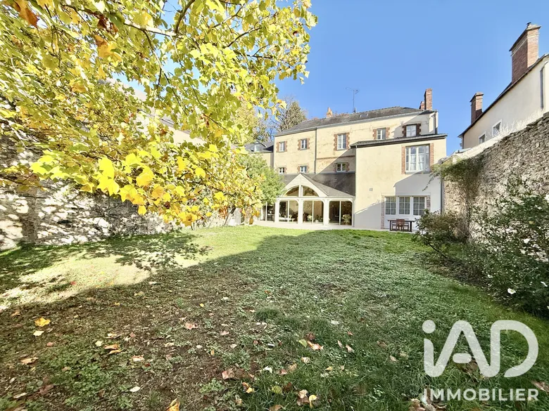 Maison 10 pièces 309 m² · à Laval · 309 m² · 736 800 €