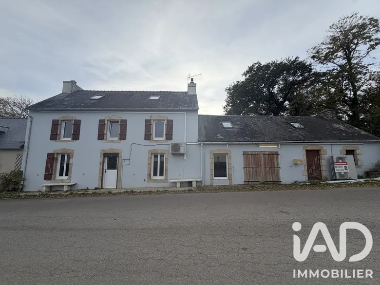 Maison 8 pièces 148 m² · à Laz · 148 m² · 96 000 €