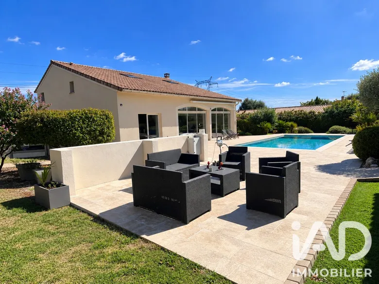 Maison 8 pièces 230 m² · à Ambarès-et-Lagrave · 230 m² · 499 000 €