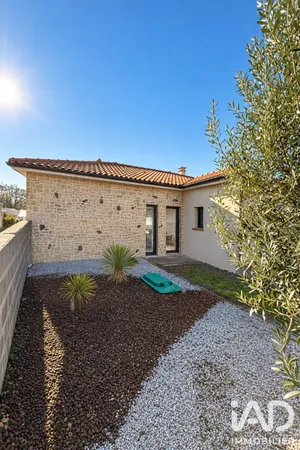 Maison traditionnelle à Sainte-Pazanne (44680)