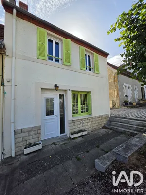 Maison de village à Châtel-de-Neuvre (03500)