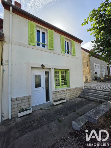 Maison de village à Châtel-de-Neuvre (03500)
