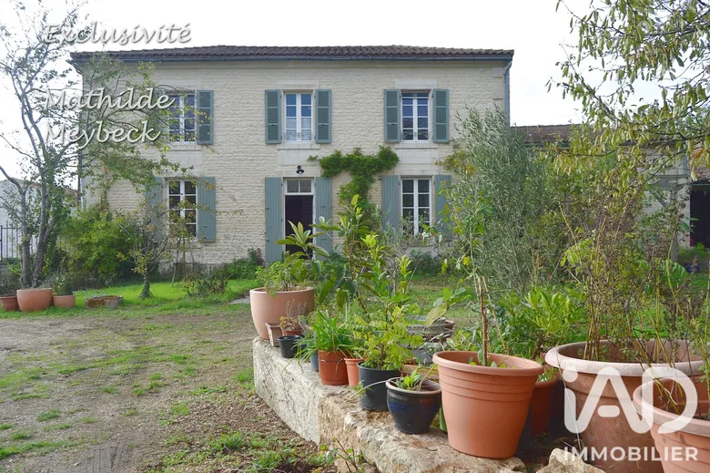 Maison 10 pièces 345 m² · à Benet · 345 m² · 390 000 €