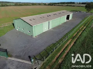 Hangar à La Villedieu-du-Clain (86340)