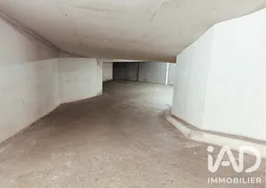 Parking à Paris (75018)