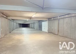 Parking à Paris (75018)