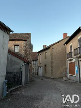 Maison de village à Issy-l'Évêque (71760)